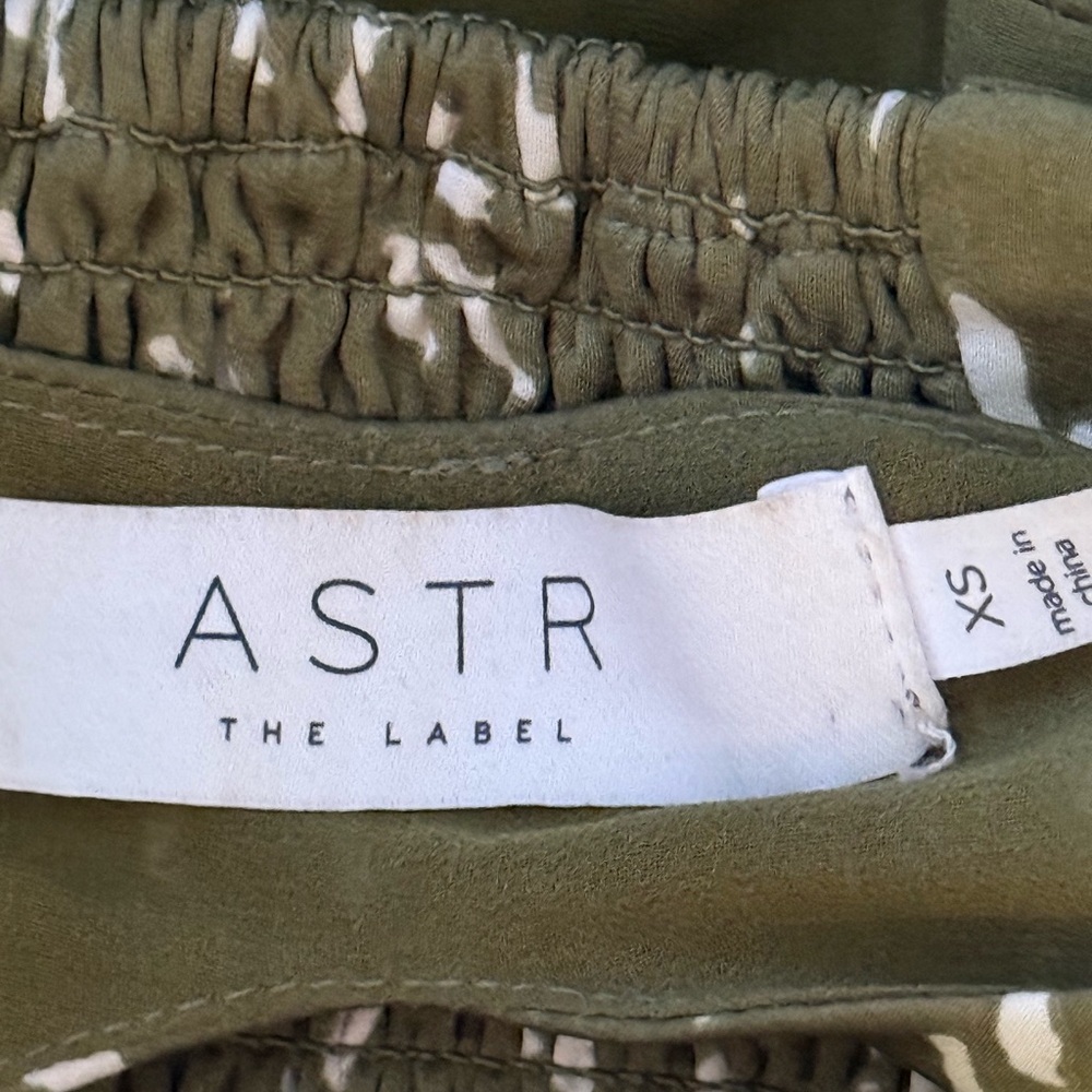 Astr Green Patterned Wrap Blouse - image 4